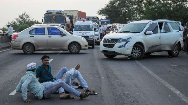 Nagpur tractor rally: Farmers block Nagpur