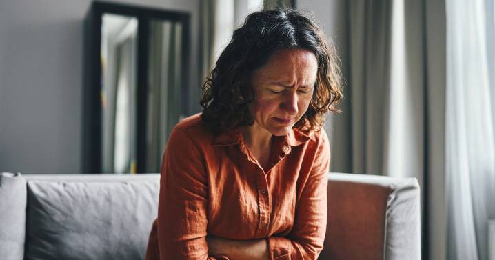 Pharmacist shares 4 warning signs of condition affecting one in five people