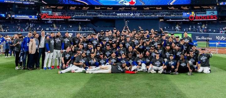 Blue Jays arrollan a Dodgers y acarician su primera Serie Mundial en 32 años