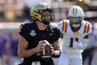 Diego Pavia accounts for 3 TDs to lead No. 17 Vanderbilt over No. 10 LSU, 31