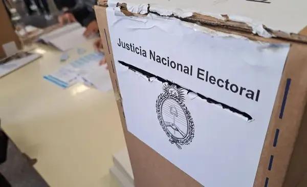 La oposición reclamó que se use el dinero de la reimpresión fallida en el Garrahan