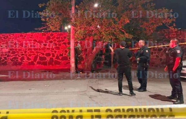 Dejan corona fúnebre en Hospital de Ginecobstetricia