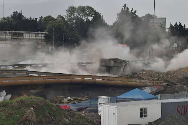 Histórica implosión en Puente Aranda: Bogotá derribó dos puentes en 4 segundos