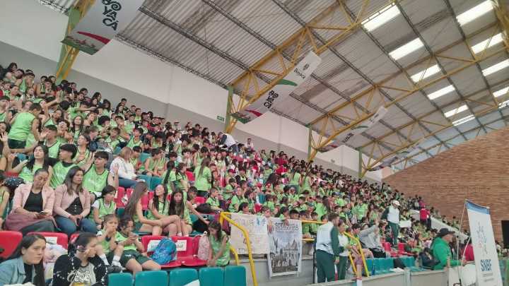 Indeportes Boyacá realizó entregatón de uniformes a más 1.700 niños deportistas del departamento