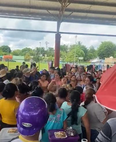Motul: tianguistas denuncian cobros ilegales