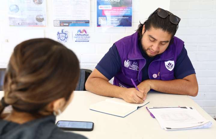 Llevan inscripciones de la Universidad de las Mujeres a la zona rural