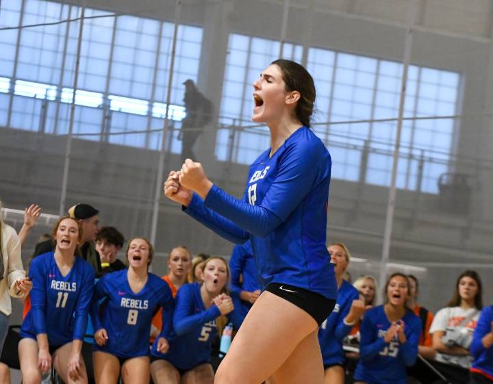Rebels volleyball competes at super regionals