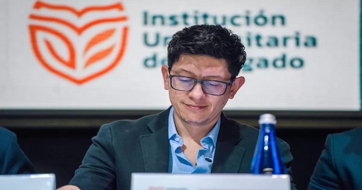 Tribunal de Medellín revoca arresto contra el ministro de Educación por incumplir fallo