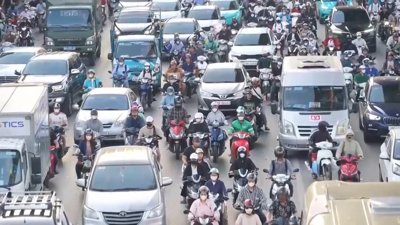 Vietnam gears up for phase out of petrol motorbikes from city centers