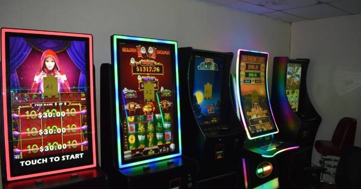 Fort Payne police bust illegal gambling operation, charges with illegal possession of gambling devices