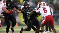 No. 6 Oregon survives lackluster performance with 21