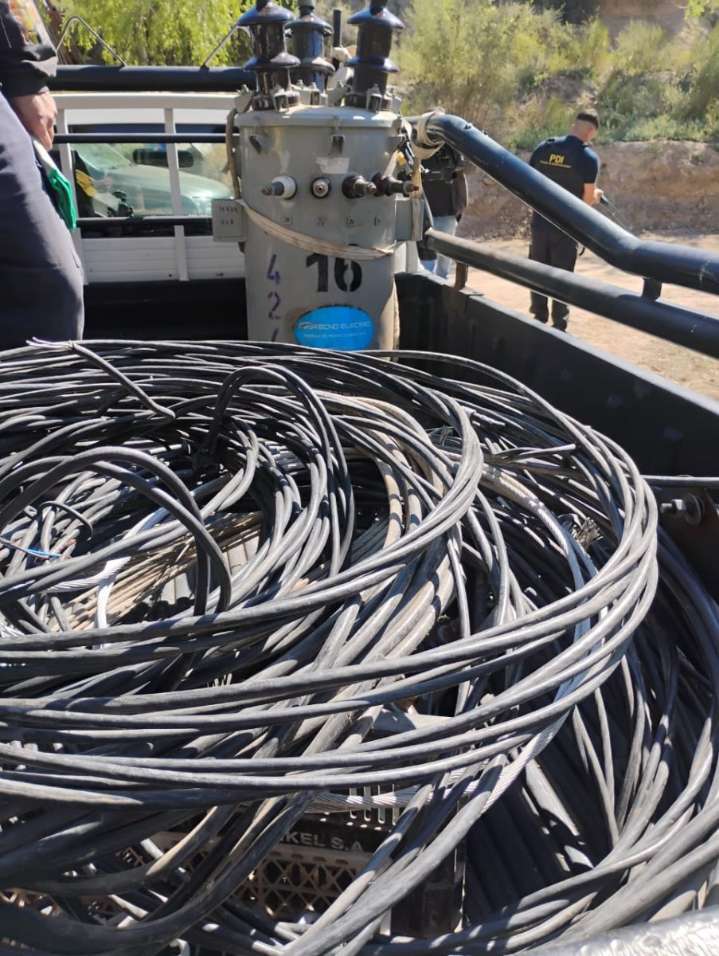 Golpe al mercado negro del cobre: tres detenidos que vendían en redes y un transformador recuperado