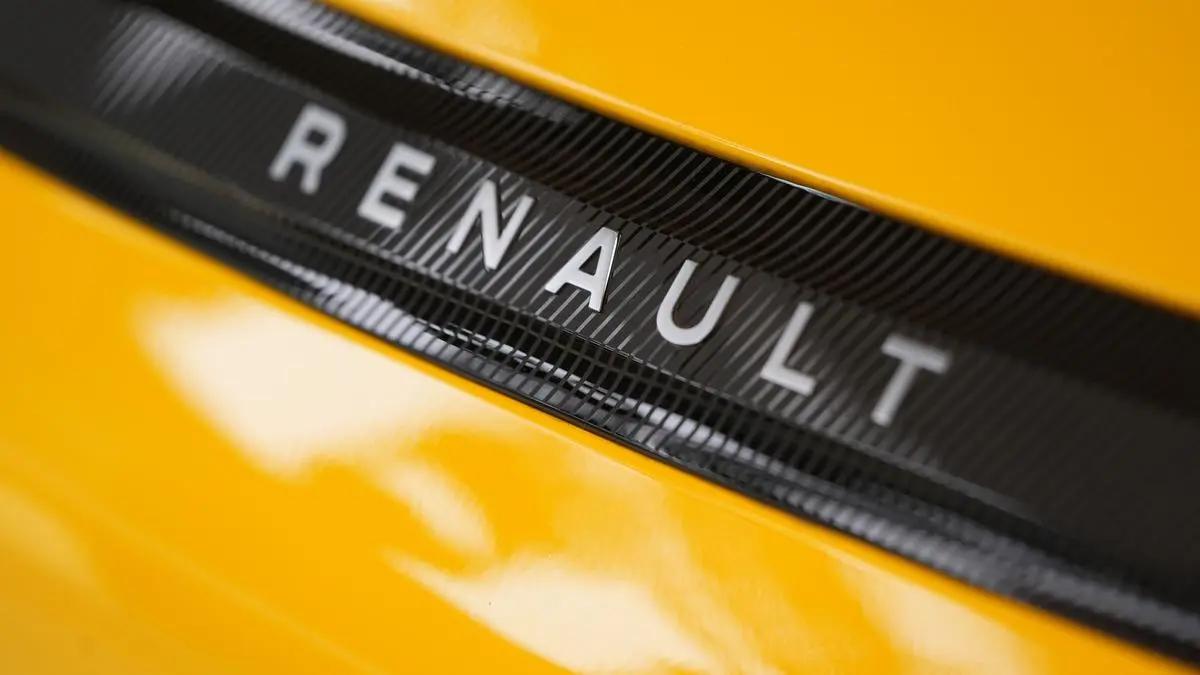 Renault considering cutting up to 3,000 jobs, l’Informe reports