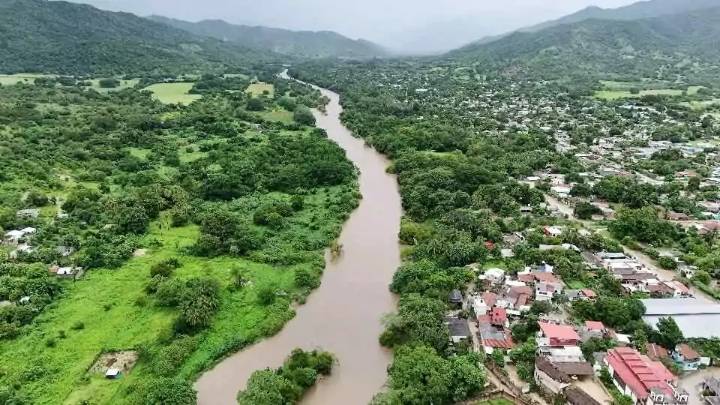 Lejos de las Costas de Oaxaca, se formó la Depresión Tropical Diecisiete
