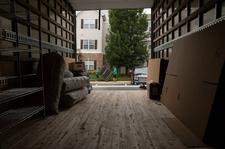 DOD decides against privatizing service members’ household goods moves
