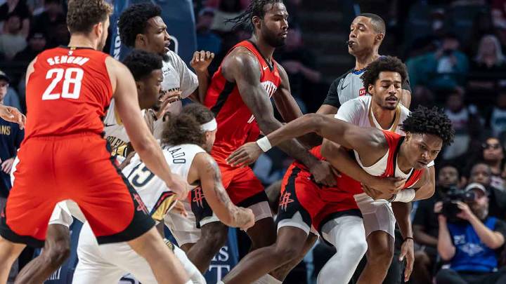 Amen Thompson, Jose Alvarado go full WWE in Rockets