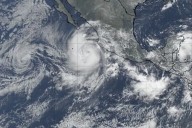 ‘Priscilla’ se desplaza lentamente frente a costas mexicanas