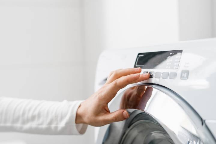 Cómo ahorrar hasta $500 al año lavando ropa: consejos de expertos que funcionan
