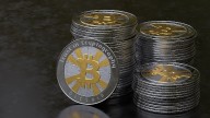 Bitcoin Mid-Size Whales Aggressively Expanding Their Stash