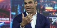 Miami's outgoing mayor warns about what he sees happening in New York and the 2 cities' different approaches to next summer's World Cup