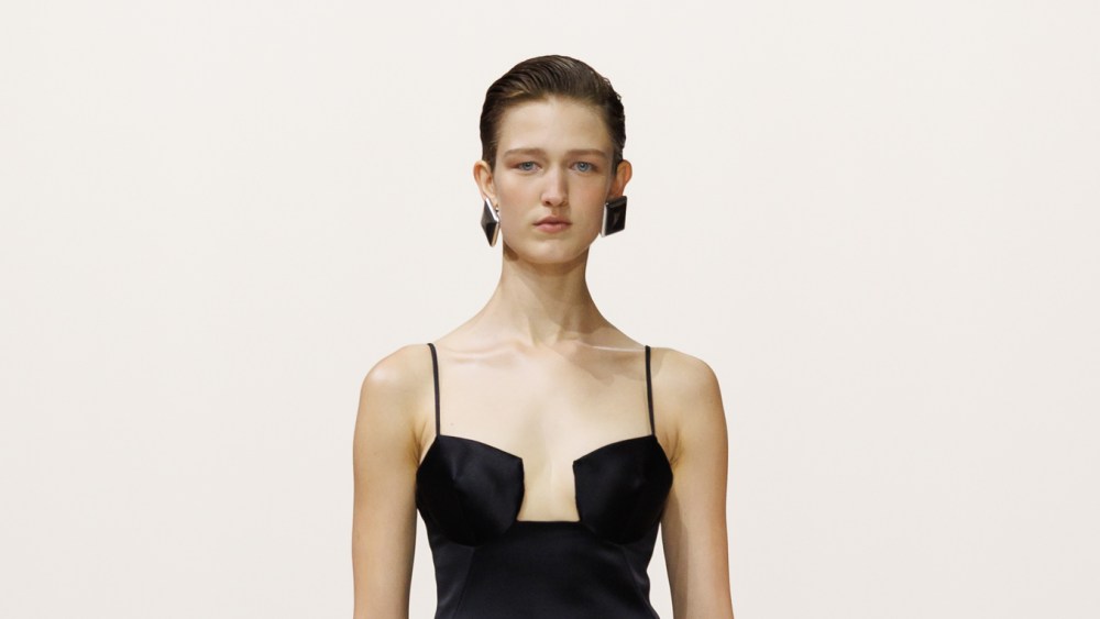 Givenchy Spring 2026 Ready-to-Wear Runway, Fashion Show & Collection Review 