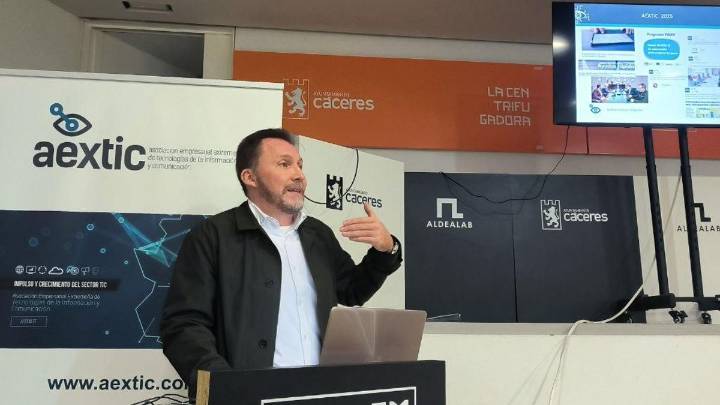Juan Miguel Trejo, experto en ciberseguridad en Cáceres: "El origen del bulo es investigable. Internet no es anónimo y es posible llegar al mensaje cero"