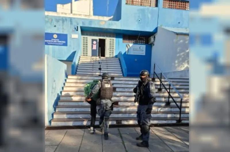 Escándalo: empleado municipal y su ex caen presos por usar a una niña para vender droga