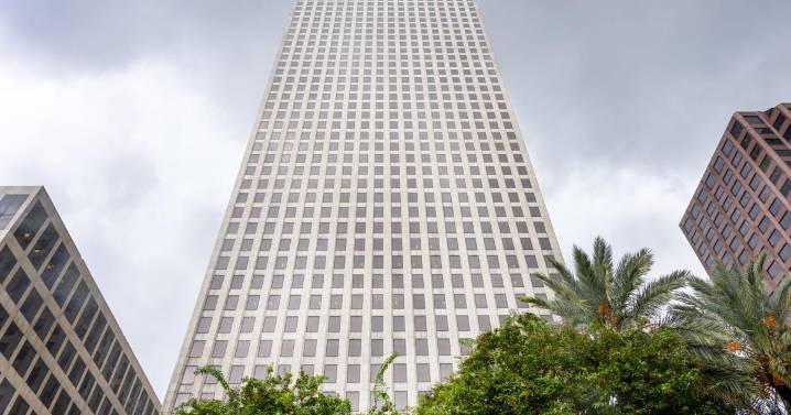 Twin tower defaults deepen uncertainty in New Orleans office market