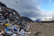 “Bomba de tiempo”. El basural argentino listado entre los 50 más contaminantes del mundo que amenaza a una ciudad turística