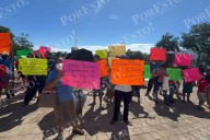 Invasores se manifiestan frente al Palacio Municipal de Playa del Carmen; exigen no ser desalojados