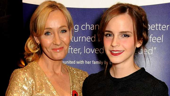 J.K. Rowling: Emma Watson tiene tan poca experiencia que ignora lo ignorante que es