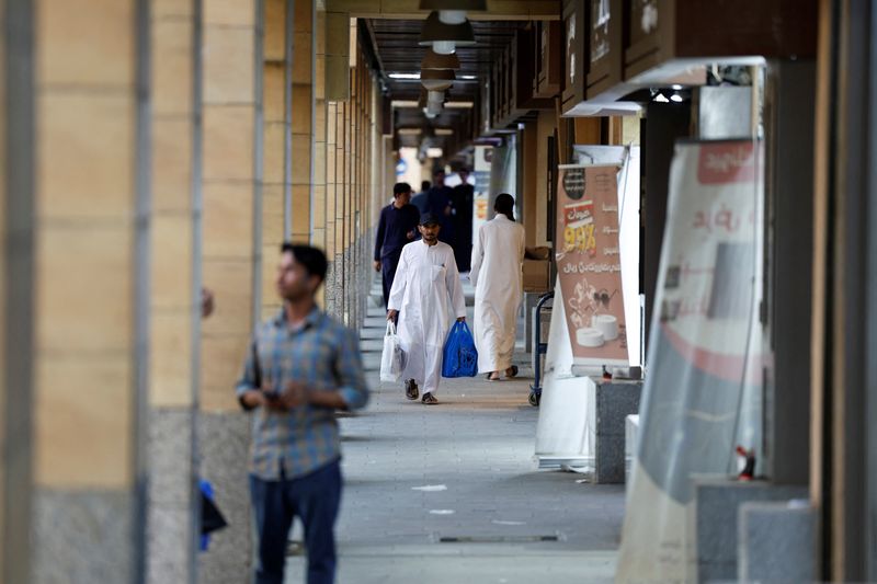 Saudi faces rising fiscal risks amid mounting spending, oil prices dip, Fitch says