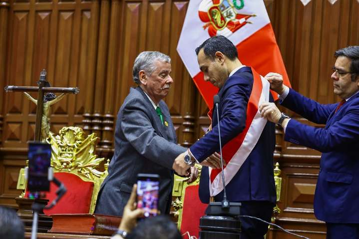 Perú: una democracia fallida y copada por políticos sátrapas