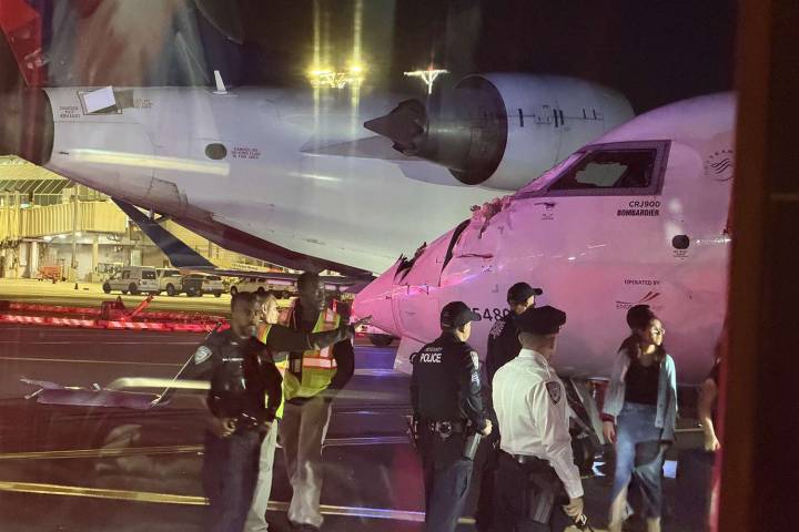 2 Delta Jets Collide on the Taxiway at New York's LaGuardia Airport