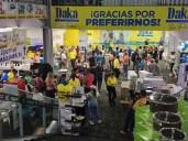 Maturineses hacen largas colas para aprovechar las 100 horas de descuento de Daka