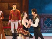 ‘El lago de los cisnes’: Dan vida a una versión dancística más terrenal