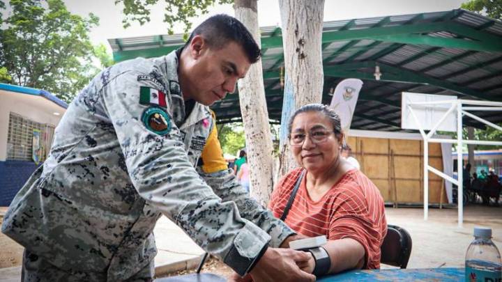 Acercan servicios y apoyos a familias de la colonia 16 de Septiembre en Culiacán