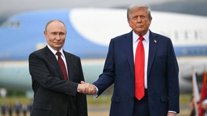 Putin tells Trump US missile supplies to Ukraine could derail peace: Kremlin