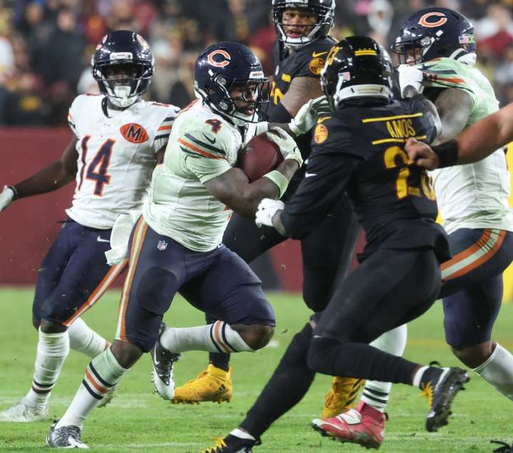 D’Andre Swift’s 55-yard TD catch and 4th-quarter runs were key to the Chicago Bears ‘putting it away’ on Monday