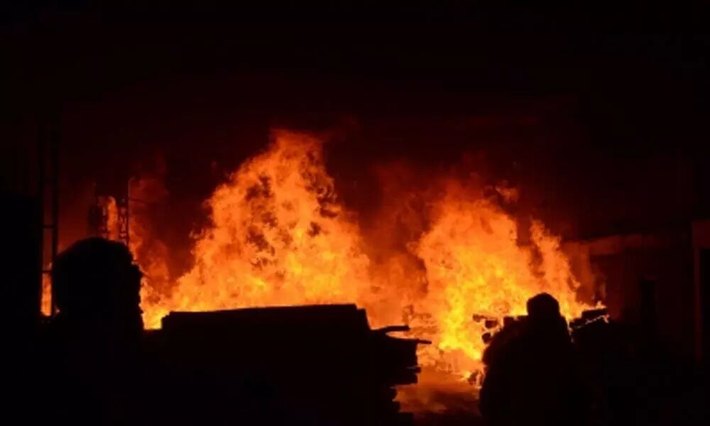Blaze in 2 adjacent buildings in Delhi's Sanjay Gandhi Transport Nagar, 40 fire tenders rushed