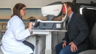 Más de 1.400 personas se realizaron revisiones oculares gratuitas en la unidad móvil de Recoletas Salud