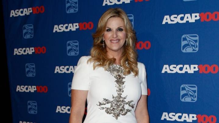 Trisha Yearwood to release new holiday album, sets Christmas tour
