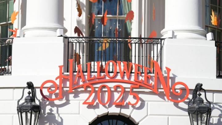 Photos: Trumps host Halloween event at White House