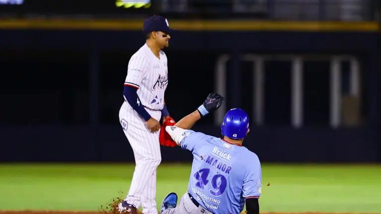 Águilas de Mexicali vencen 8-2 a Charros y emparejan la serie