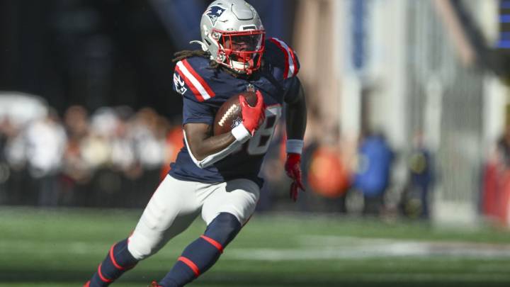 Patriots’ Rhamondre Stevenson’s Injury Status ‘Raising Alarms’