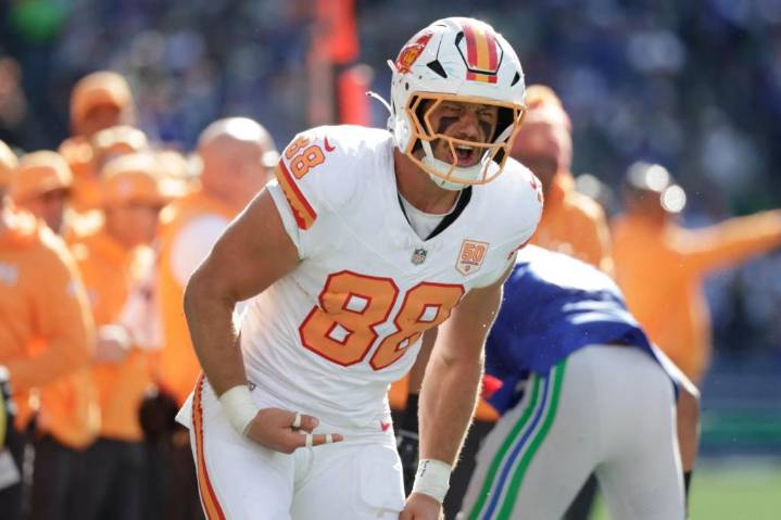 Buccaneers vs. Saints prediction: NFL Week 8 props, picks, odds