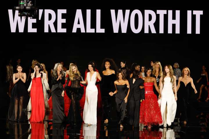 París unió a Kendall Jenner, Eva Longoria, Jane Fonda y Ana Milán