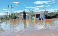 Dejan fuera de apoyos por lluvias a Casas Grandes