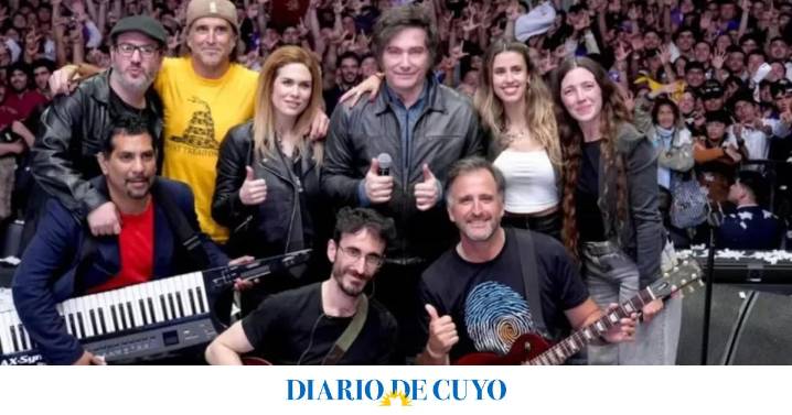 Tocó con Javier Milei y lo echaron por tener puesta la camiseta del club al que pertenece