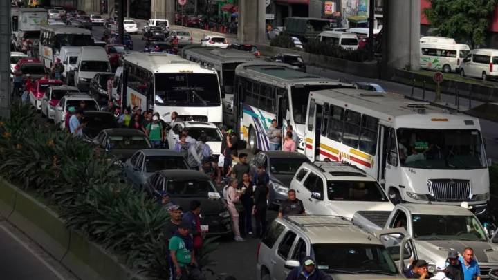Transportistas liberan bloqueo en Periférico Norte tras diálogo con autoridades